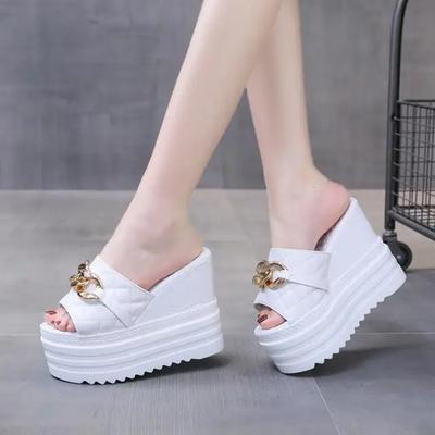 Mode Hausschuhe Lässige Keilabsatz Plateau Hausschuhe Damen High Heels Luxus Weich 2024 Sommer Mode PU Stoff Lässig