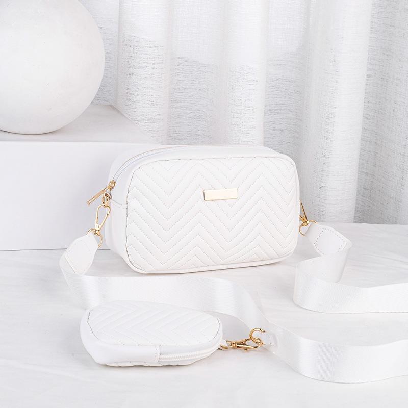 Embroidered women's bag, new wavy small square bag, embossed camera bag, casual shoulder bag, one piece.