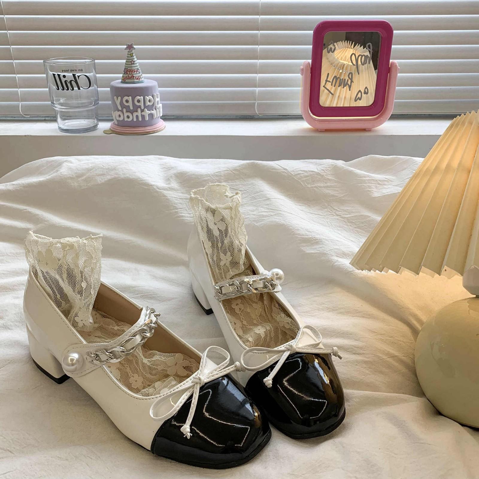 

2025 весна новые туфли Мэри Джейн с квадратным носком и бантом, с мелким вырезом, в стиле французской феи, маленькие и ароматные, на среднем толстом каблуке, одинарные, женские 40