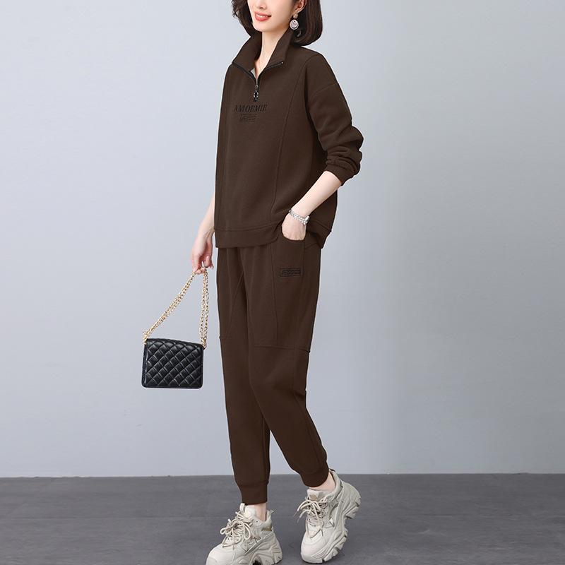 

Women s Fleece-Lined Sweatshirt Set: New Autumn/Winter 2024 Fashion, Loose-Fit, Age-Reducing, Casual Sports Two-Piece for Middle-Aged Moms XXL for 140-155 jin