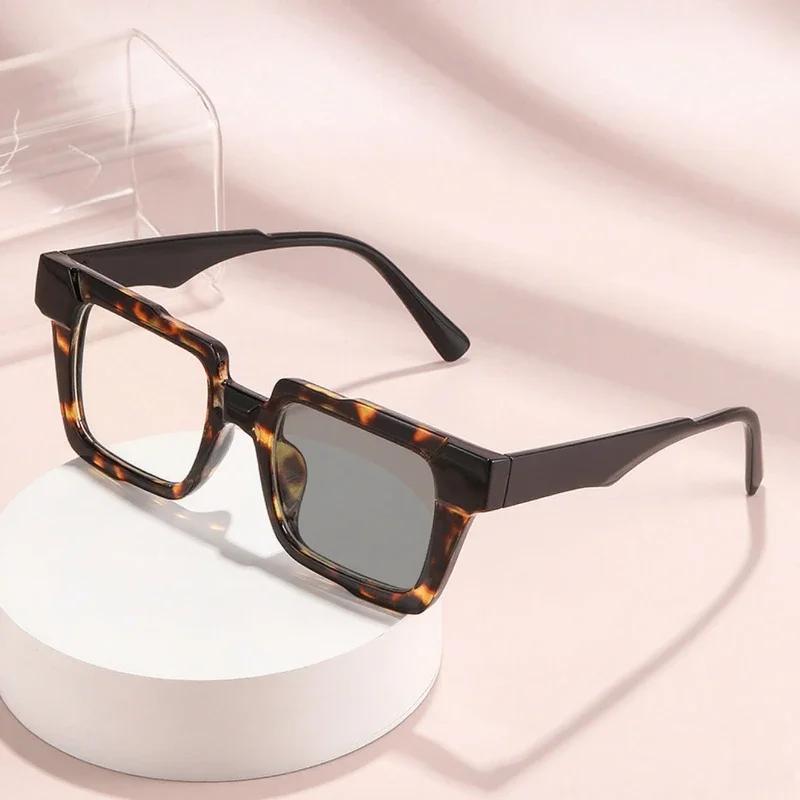 Square Full Frame Photochromic Myopia Glasses Stylish Designer Luxury Color Changing Anti-Blue Light Female Glasses Diopter +4.0