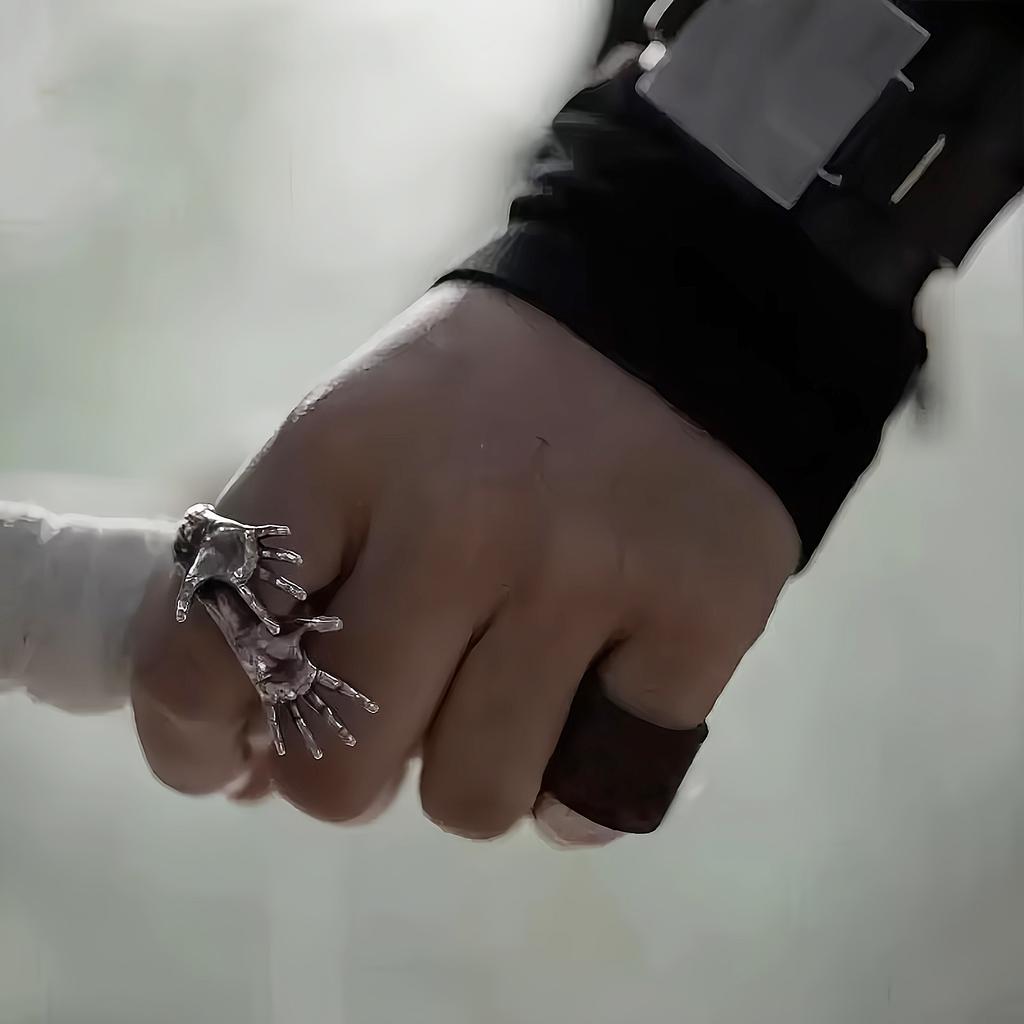 Edgy Skull Hands Ring Punk Style Jewelry For Men And Women Practical Alloy Material Trendy Gothic Accessory