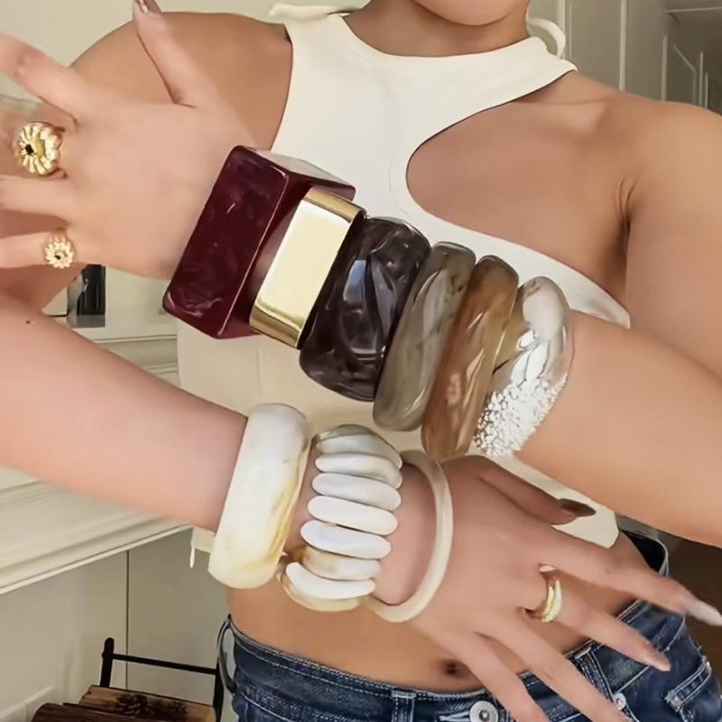 European and American Beige Irregular Geometric Resin Bracelet Light Luxury Temperament Bracelet Retro Exaggerated Jewelry Women