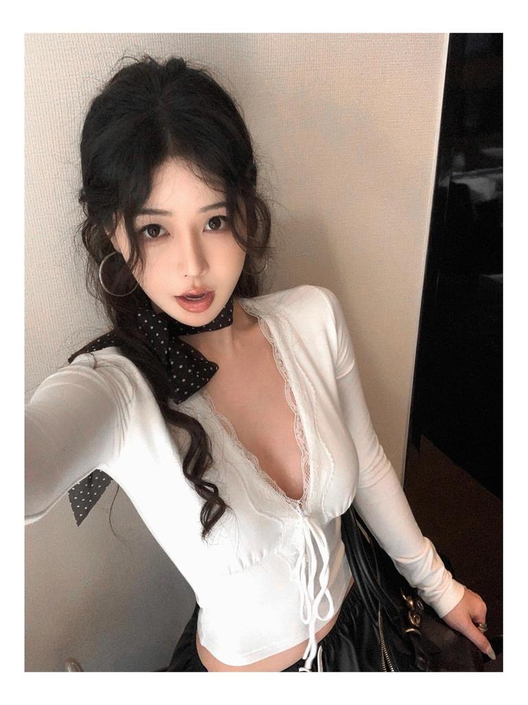 Women's Purple V-Neck Lace Splicing Long-Sleeve Slim Top - Stunning Early Autumn Fashion