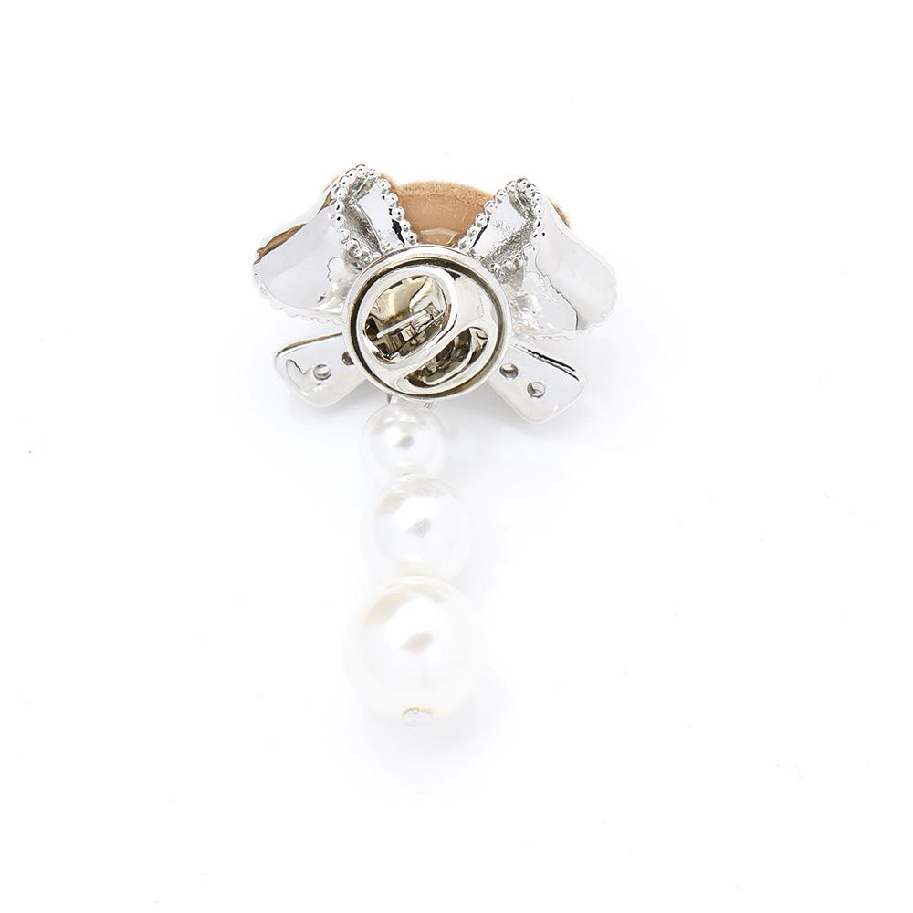 Korean version flocked bear bow brooch simple imitation pearl tassel versatile fixed buckle small collar pin women's accessories