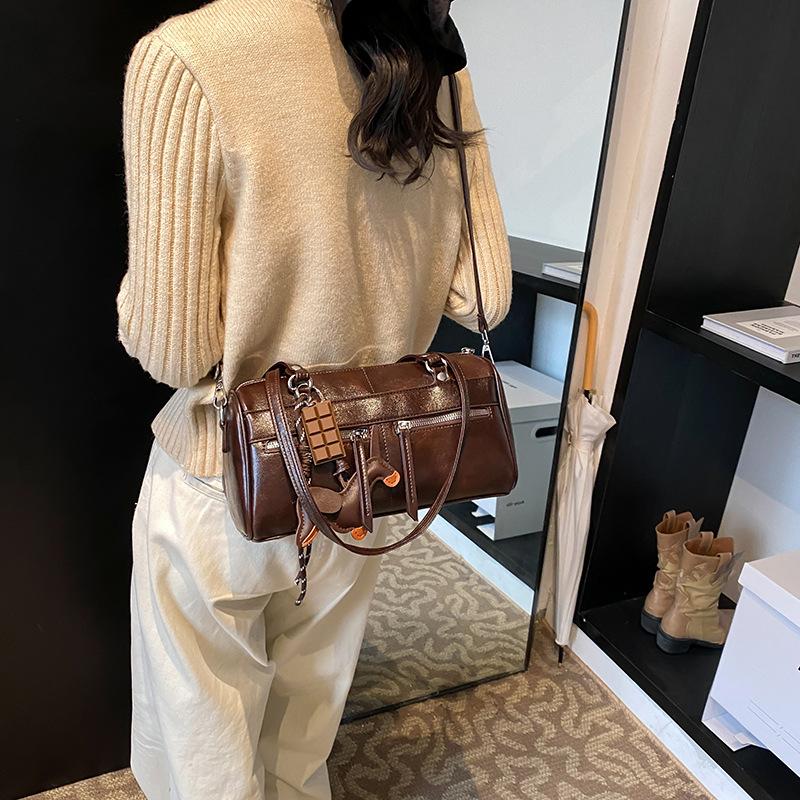 Retro Large-Capacity Bags, Women'S Single Shoulder Armpit Bags, Simple Foreign Commuter Pillow Bags