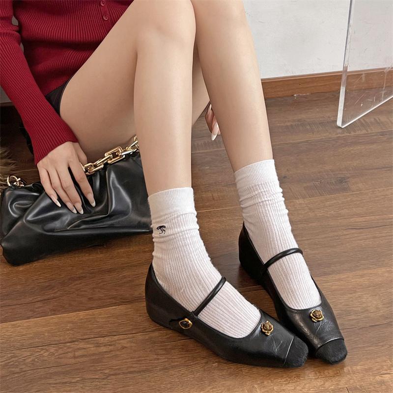 Fashion Women's New Autumn Flat Shoes Fashion Square Head Shallow Mouth Suede Anti-slip Wear-resistant Low-top Shoes