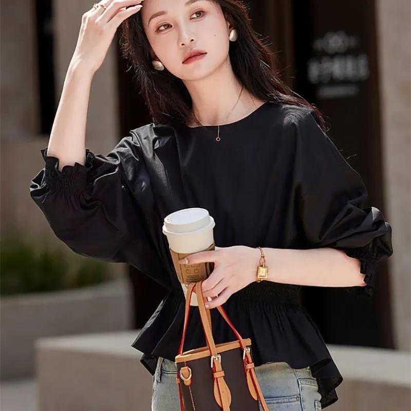 Elegante Damen-Bluse in Unifarbe mit Rundhalsausschnitt, Laternenärmeln und Schößchen