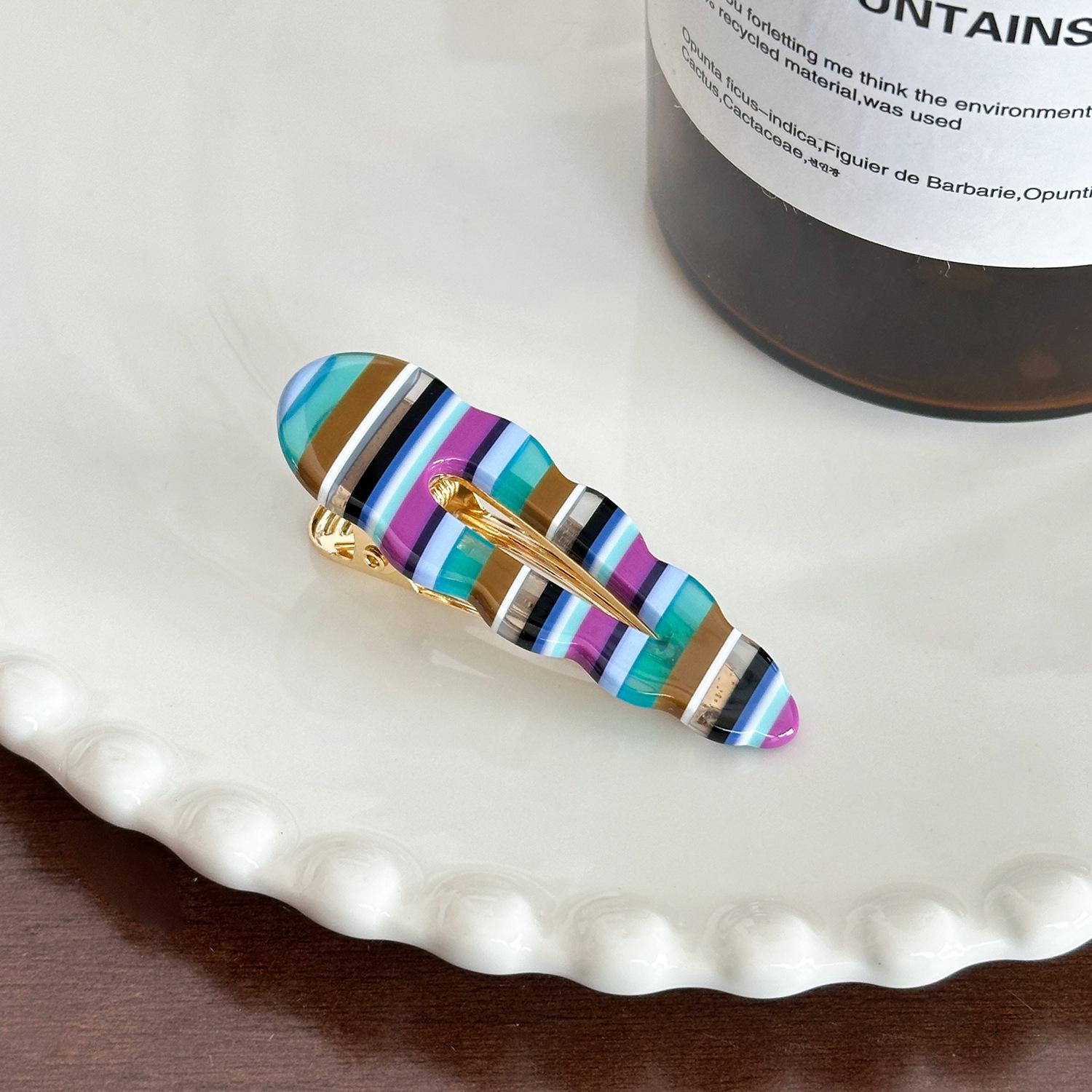 

Elegant And Chic Large Hair Claw Clips In Unique Cloud And Geometric Styles Girls For Purple Blue