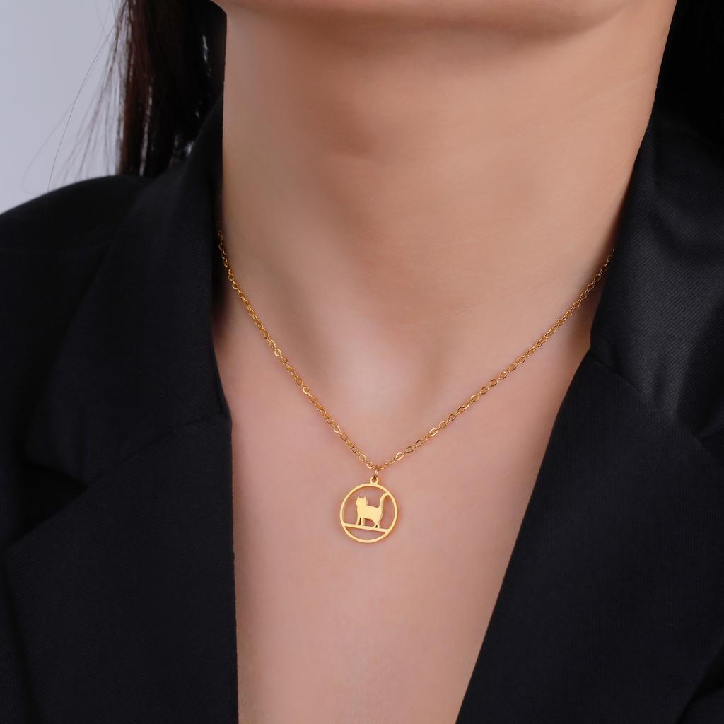 Cazador Walking Cat Kitten Necklace for Women Stainless Steel Round Pendant Animal Chain Necklaces Jewelry 2026 Wholesale New