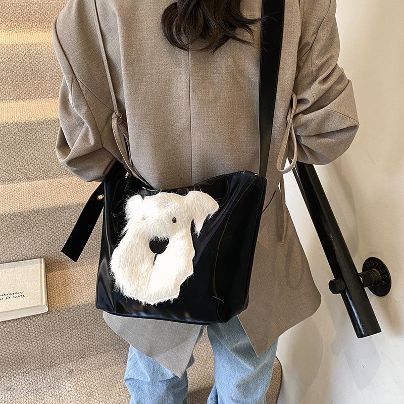 

Casual commuting large-capacity women s backpack 2025 new fashion simple high-value single shoulder underarm tote bag 36*9*23 чёрный