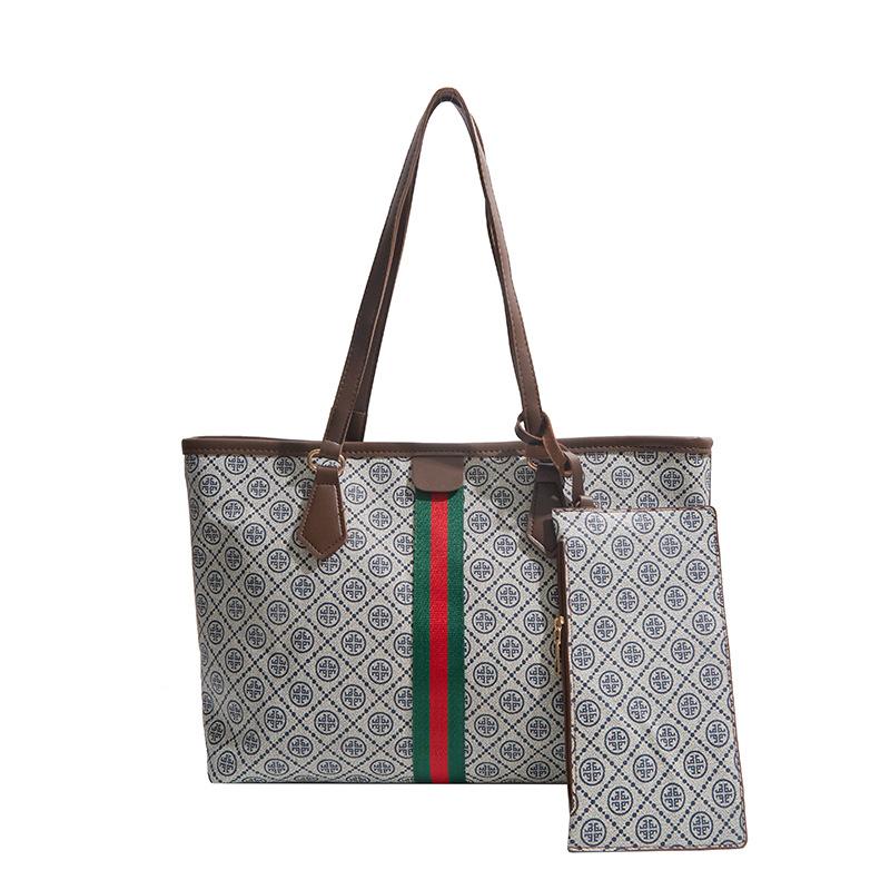

New commuter bag going out large capacity shoulder bag women s fashion simple niche design tote armpit bag