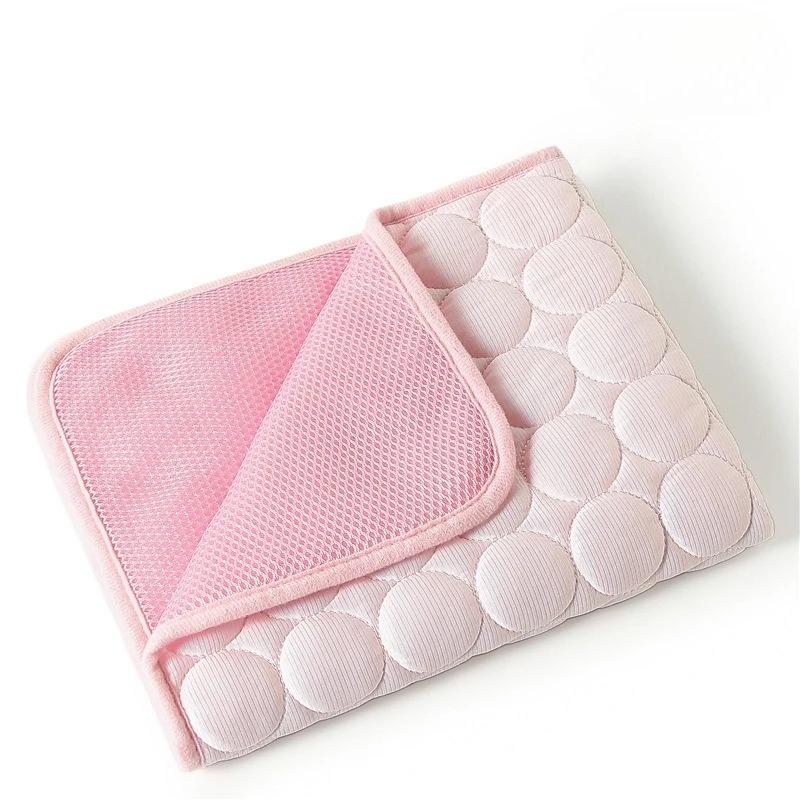 Summer Ice Mat Pet Soft and Breathable Pet Ice Mat Summer Cool Dog Mat Cat Dog Mat Breathable and Non Slip Mattress Pet Supplies