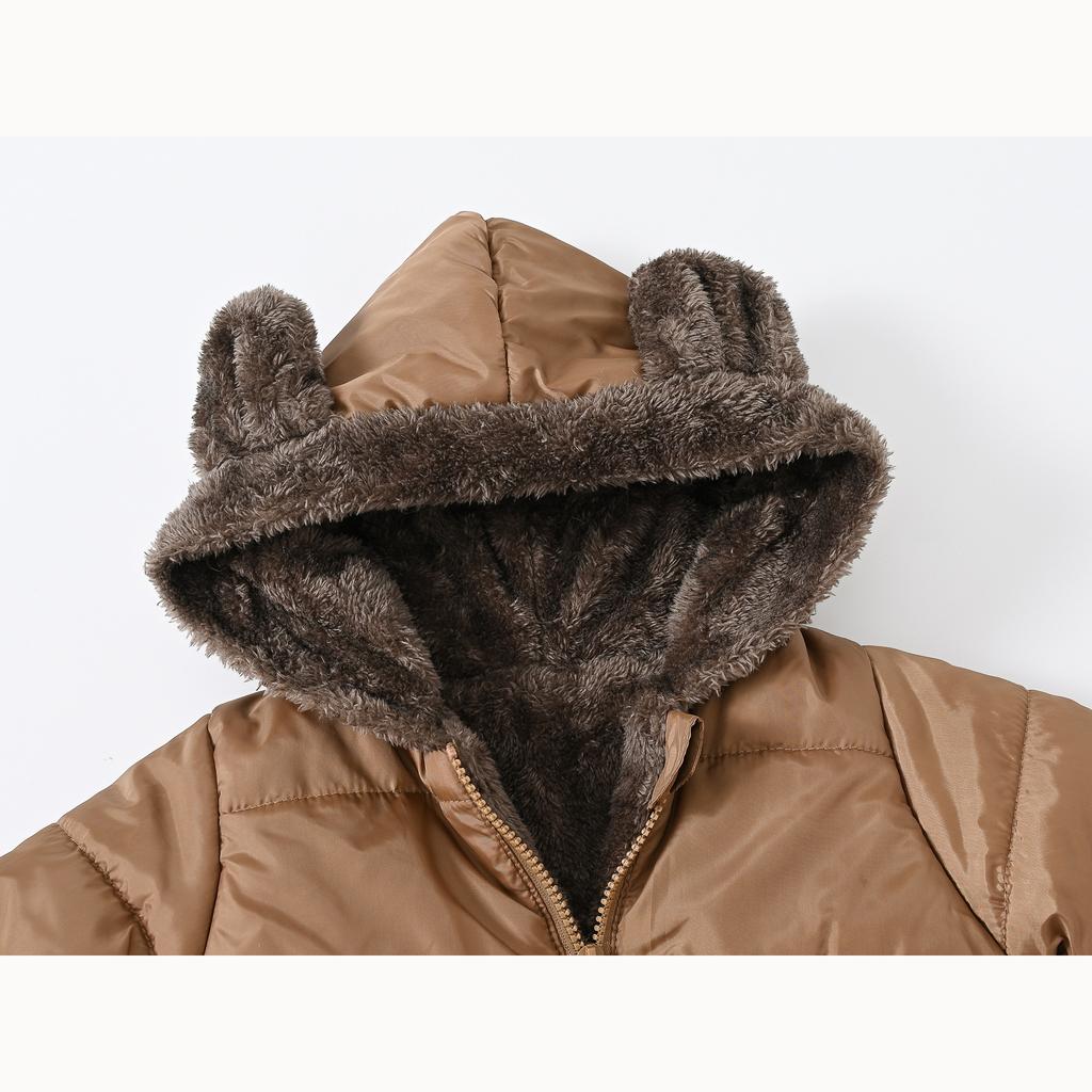 Chlapci a dívky v malých dětských jednobarevných uších, módní oboustranné kapsy, krátká bavlněná bunda, dětská bunda