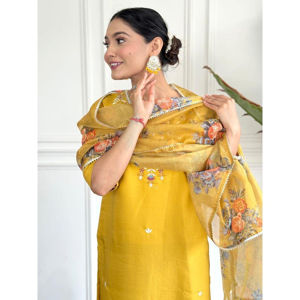 Featuring Beautiful Heavy Suit Set