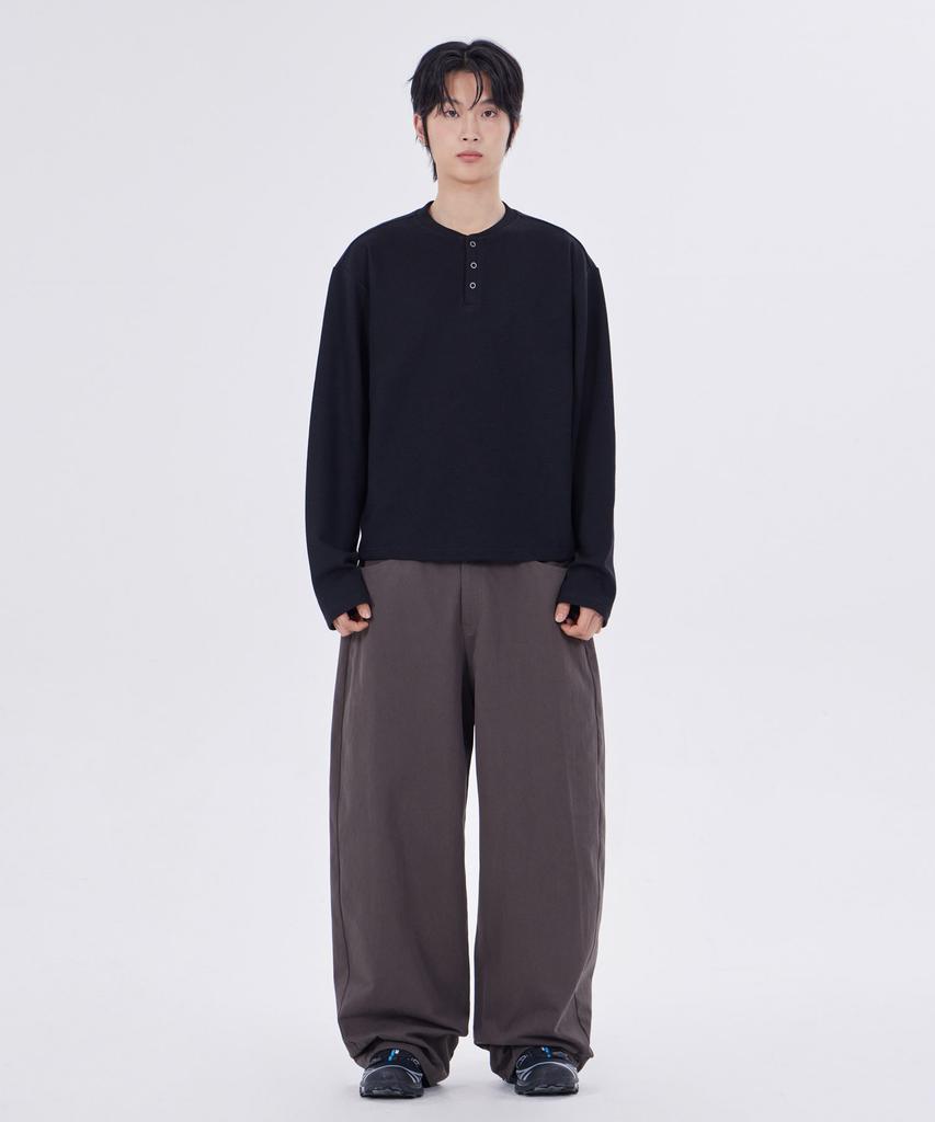 GLW Steady Waffle Crop Henley Neck T-Shirt Black