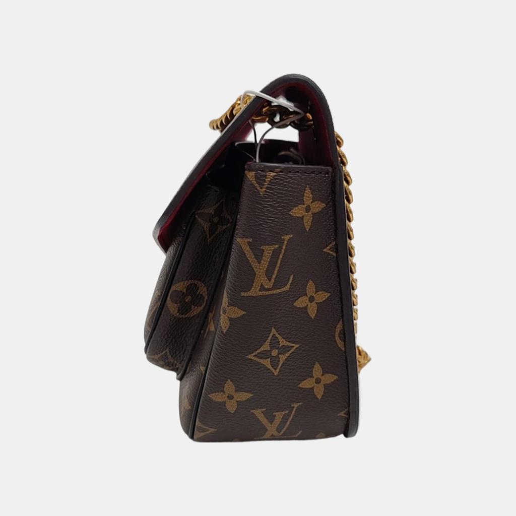 [Pre-Owned] Passy Classic Monogram Adjustable Shoulder Strap Coated Canvas With Leather Trim Messenger Bag - Very Good #1YI7XDI