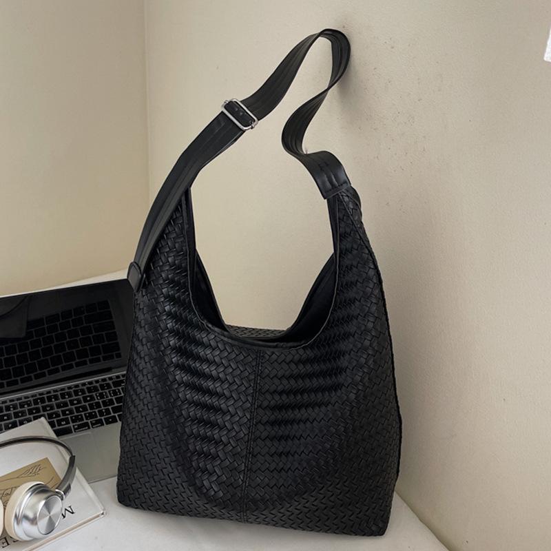 Retro Fashion Woven Tote Bag Women's Korean Version of Work Commuting 2025 New Autumn Trend Foreign Shoulder Bag