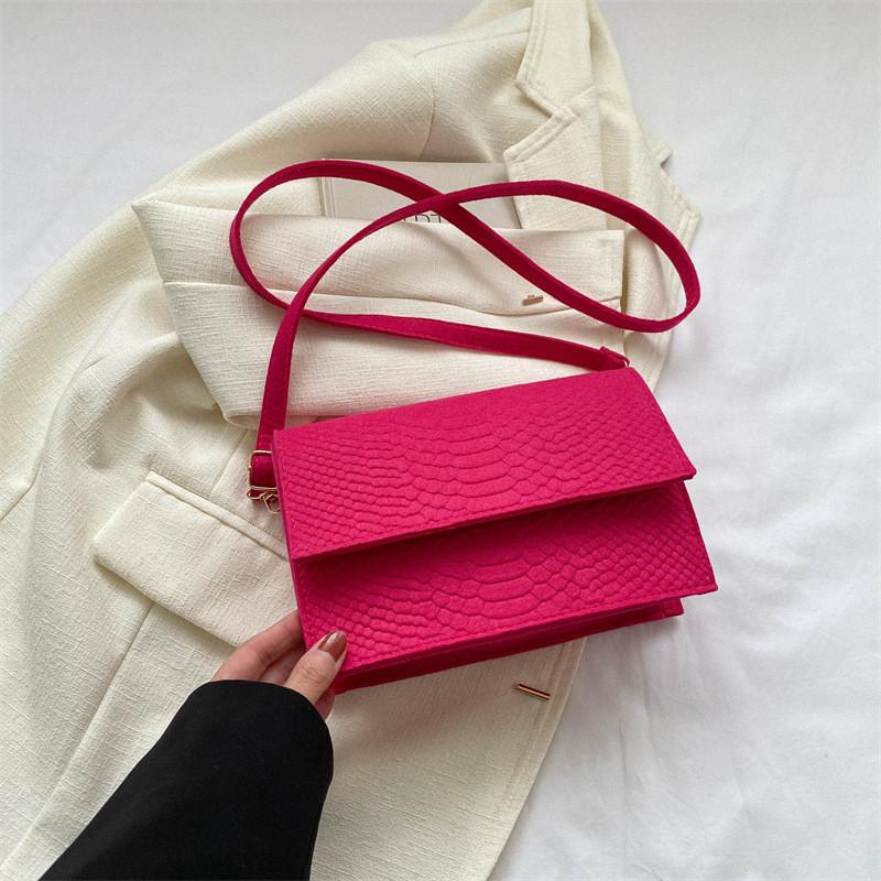 Fashionable Minimalist Shoulder Bag With Chic Design For Everyday Casual Use In Multiple Colors