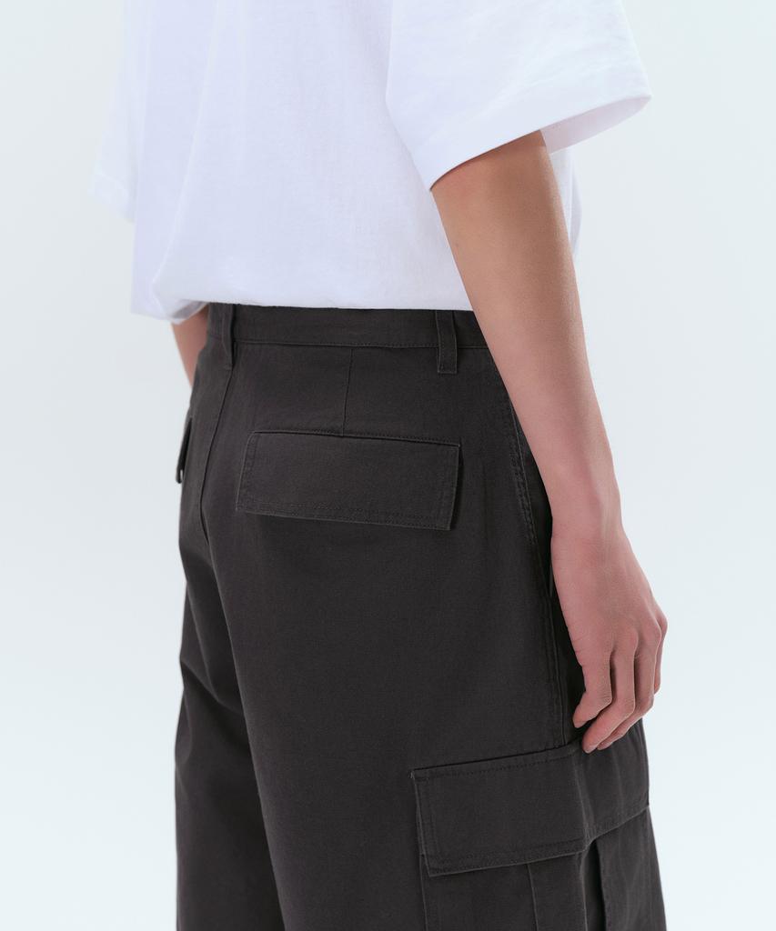 Musinsa Standard One-Pleat Cargo Bermuda Pants [Dark Grey]