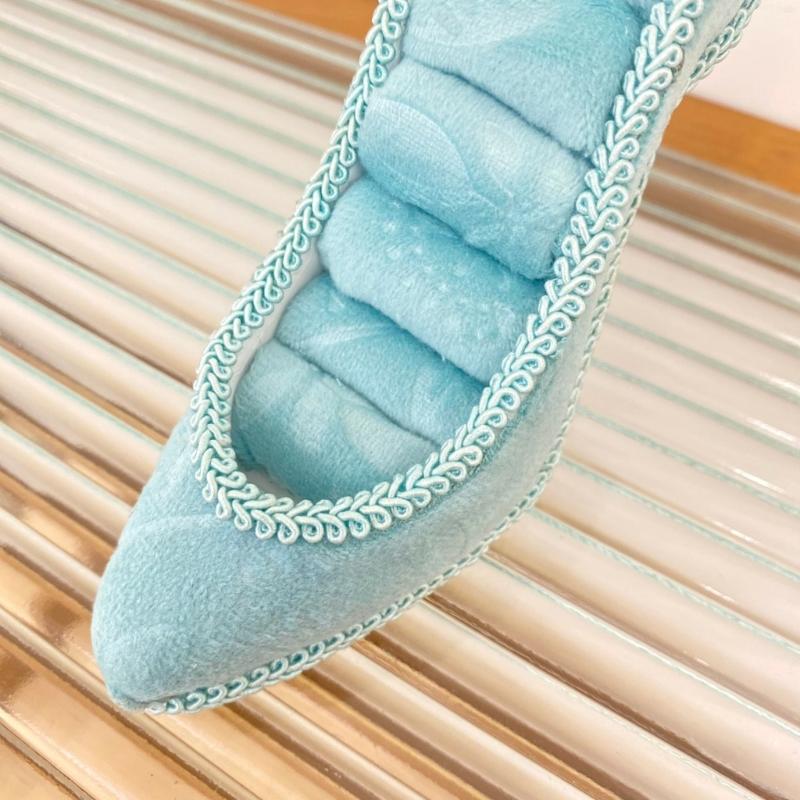 Creative High Heel Shoe Resin Jewelry Display Stand Suitable for Earrings Necklaces Rings Bracelets Home Decorating