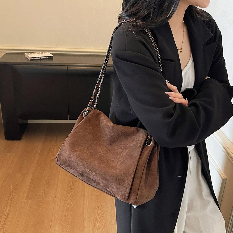 Bag Women's Tote Bag Large Capacity Autumn and Winter Crossbody 2025 New Versatile Chain Shoulder Bag Class Commuter Bag