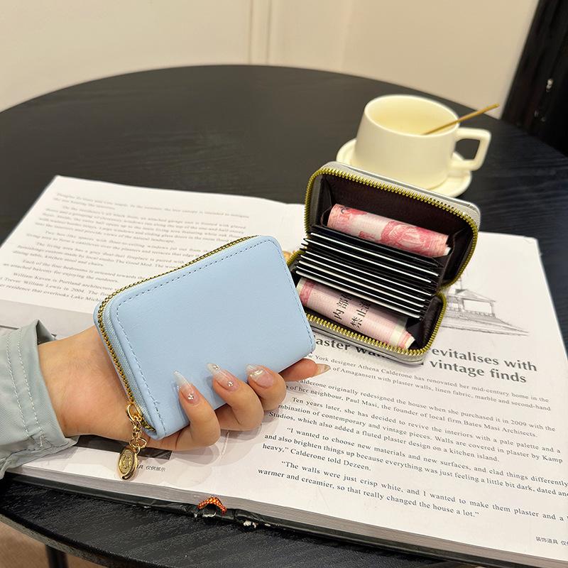 Women’s Zipper Short Wallet Crocodile Embossed PU Leather Large Capacity Card Holder Coin Purse Zip Around Wallet