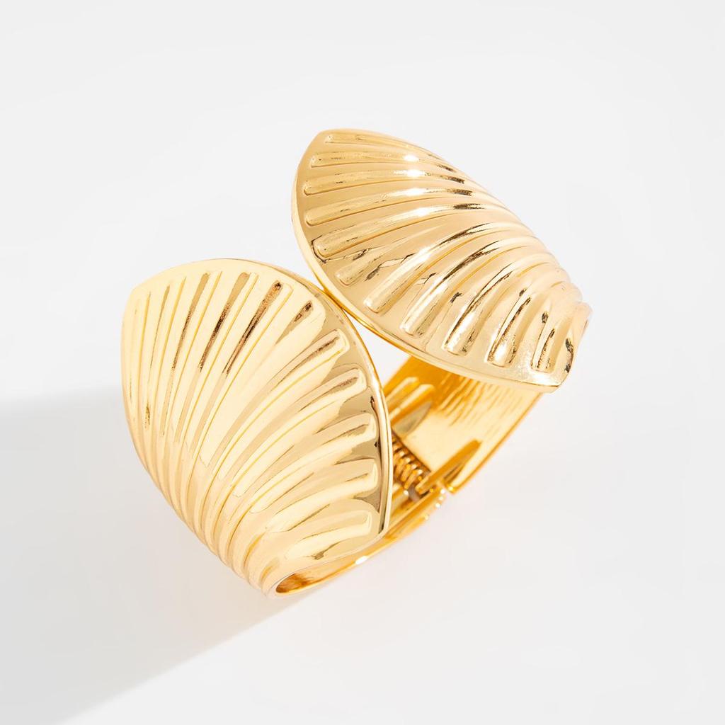 Ensemble de Bracelets Européens et Américains de Mode en Alliage Coquille Saint-Jacques Ressort