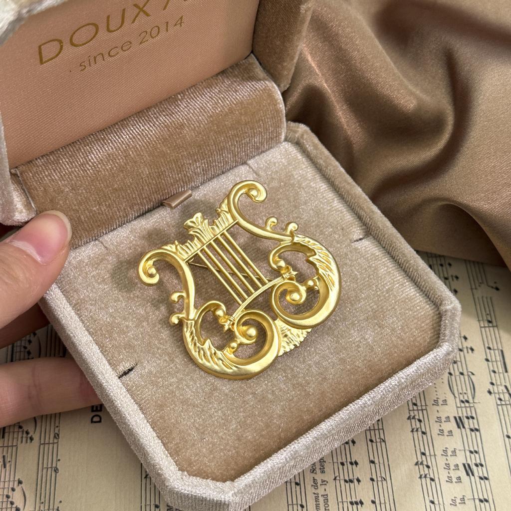 Harp Brooch Classical Elegant Solid Art Corsage Palace Style Men's and Women's Matte Pin Accessories