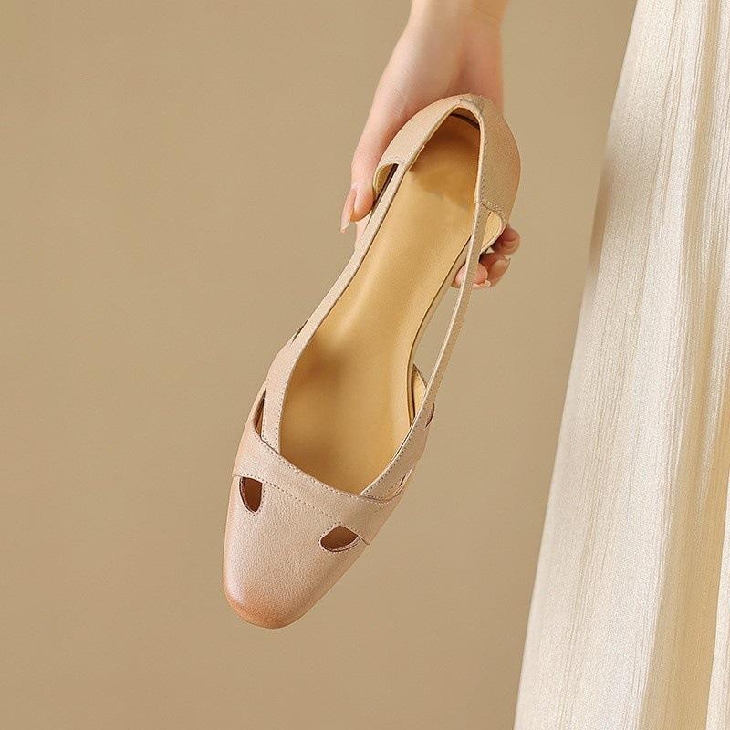 Baotou sandals women's head layer wind hollow breathable thick heel low heel women's shoes new