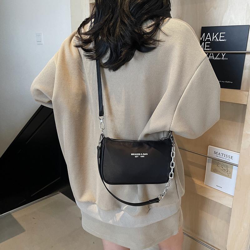 Chain Bag Women's New Fashion Casual Versatile Black Shoulder Underarm Bag Crossbody Small Square Bag
