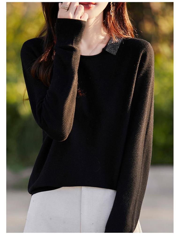 Women's Merino Wool Turn-Down Collar Cardigan Pullover Sweater - Fashionable Knitwear Base Layer.
