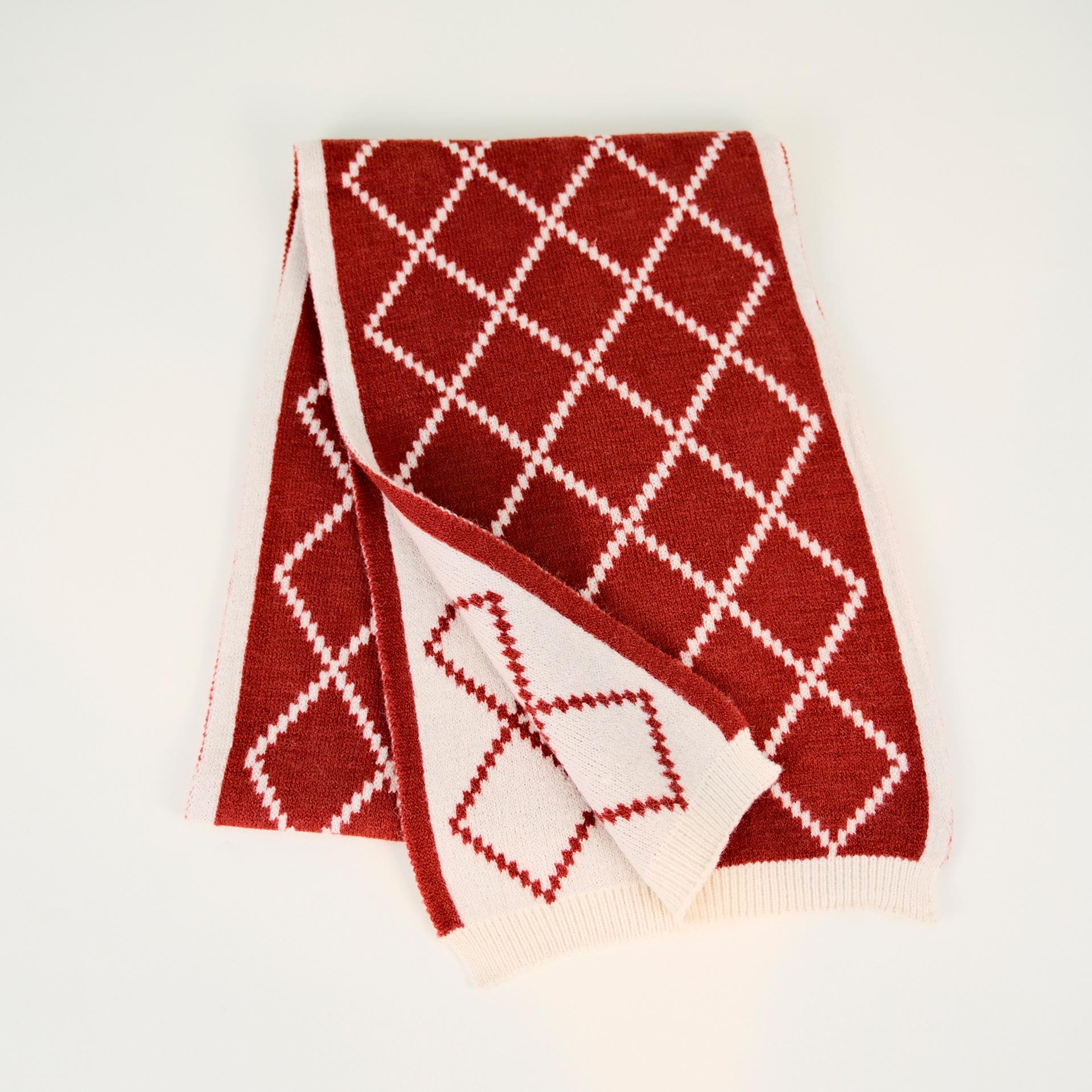 

Korean Style Red Diamond Check Knitted Scarf: Christmas & New Year Warm Neck Warmer for Couples 170 cm