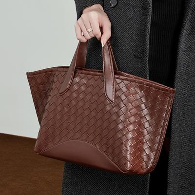 Handheld Large Capacity Tote Bag for Women Korean Version Genuine Leather Woven Crossbody Bag 2025 Winter New Versatile Commuter Women's Bag
