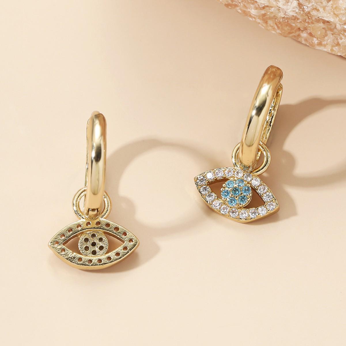 

Minimalist Devil s Eye Ear Cuff Earrings - Retro Fashion Trend золотий