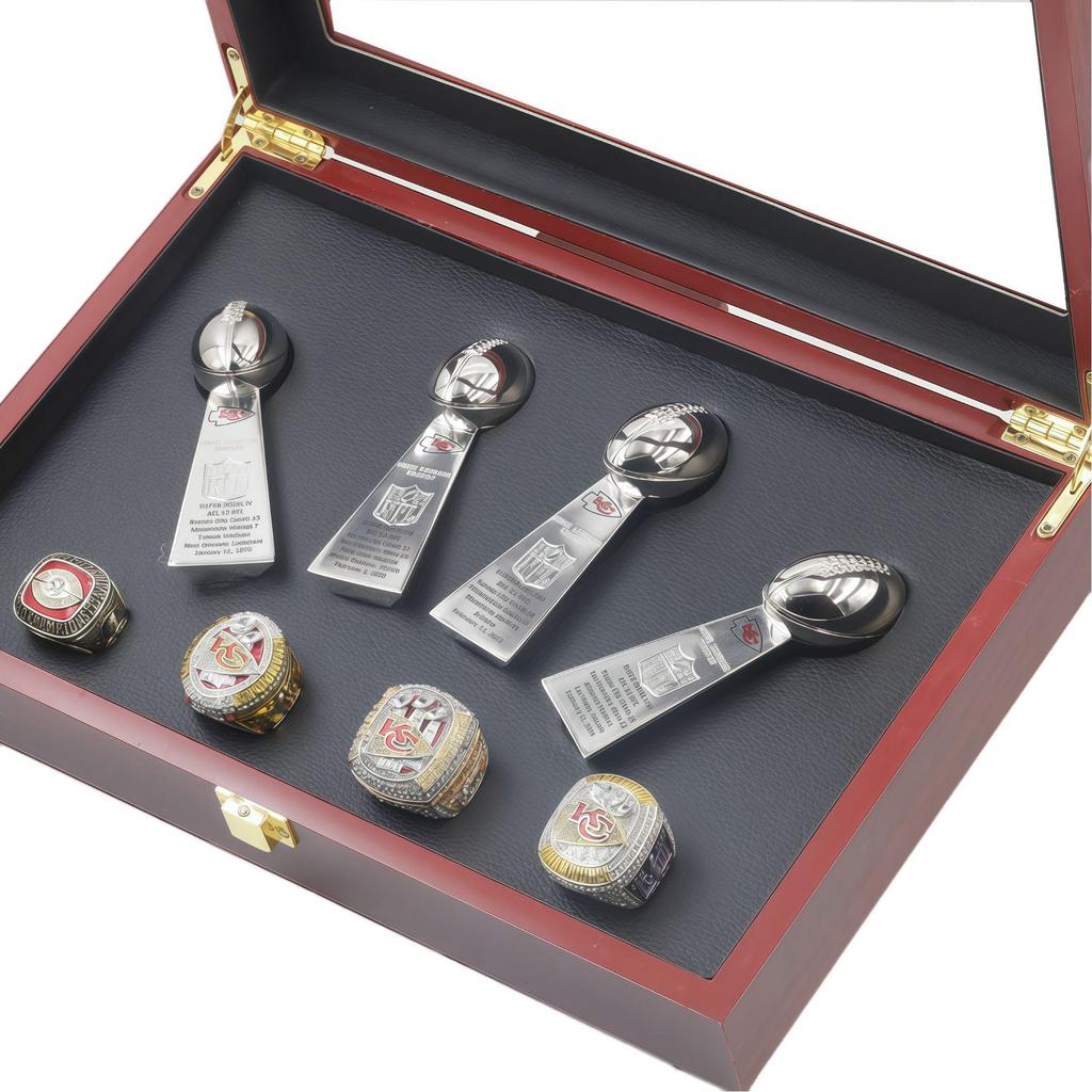 Kansas City Chiefs Kampioensring Set (4-delig, 1969, 2019, 2022, 2023) met gegraveerde trofee