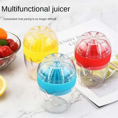Lemon Squeezer With Lid Plastic Manual Lemon Juicer Yellow Press Cup Citrus Squeezer With Pour Spout Fruit Tools