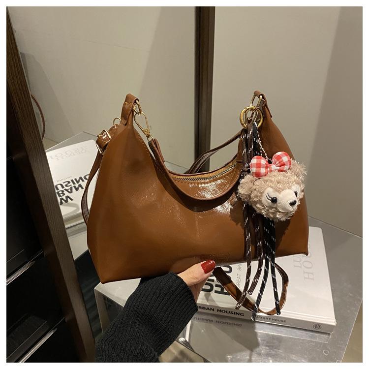 Textured Oil Wax Leather Solid Color 2025 New Winter Retro Casual Large Capacity Single Shoulder Underarm Crossbody Underarm Women's Bag