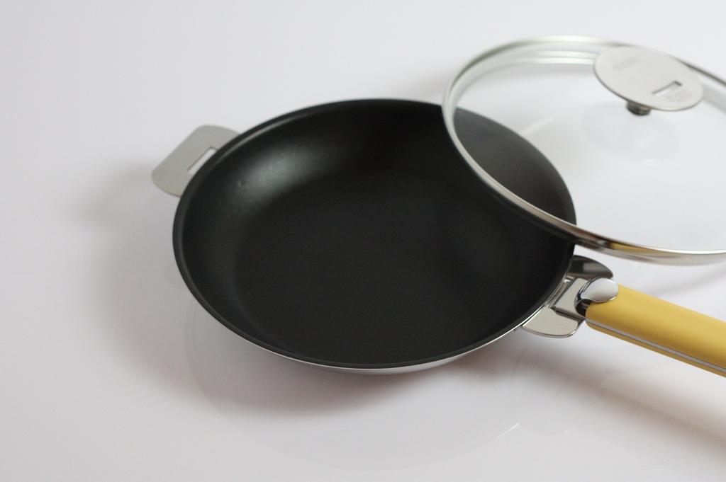 CRISTEL Frying Pan 20cm Gas IH Oven P20QE Japanese Made In France Non-Stick [Authorized Product]