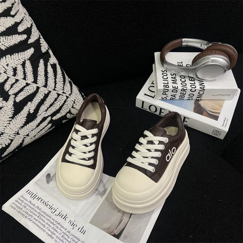 Leather big head ugly cute bread shoes 2025 autumn new small casual height increase versatile muffin board shoes