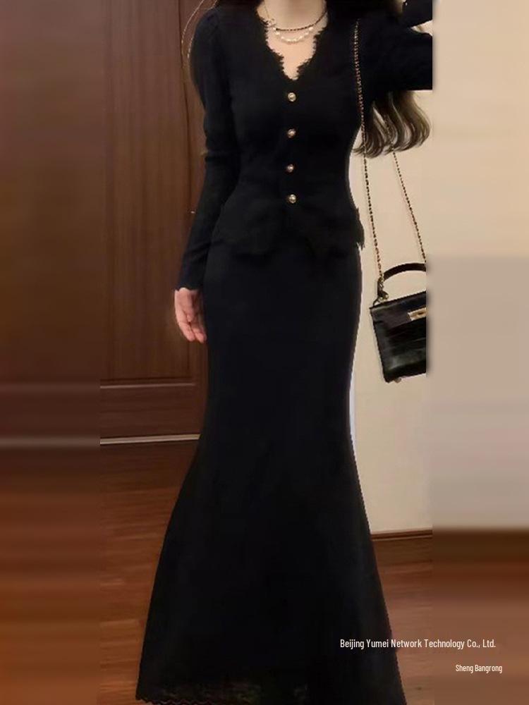 Women's Autumn 2025 French Black Knitted Dress - Small Size, Fragrance Style