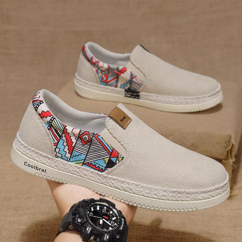 2025 Summer New Breathable Men's Canvas Slip-On Chinese Cloth Shoes Casual Lazy Comfortable Board Sneakers