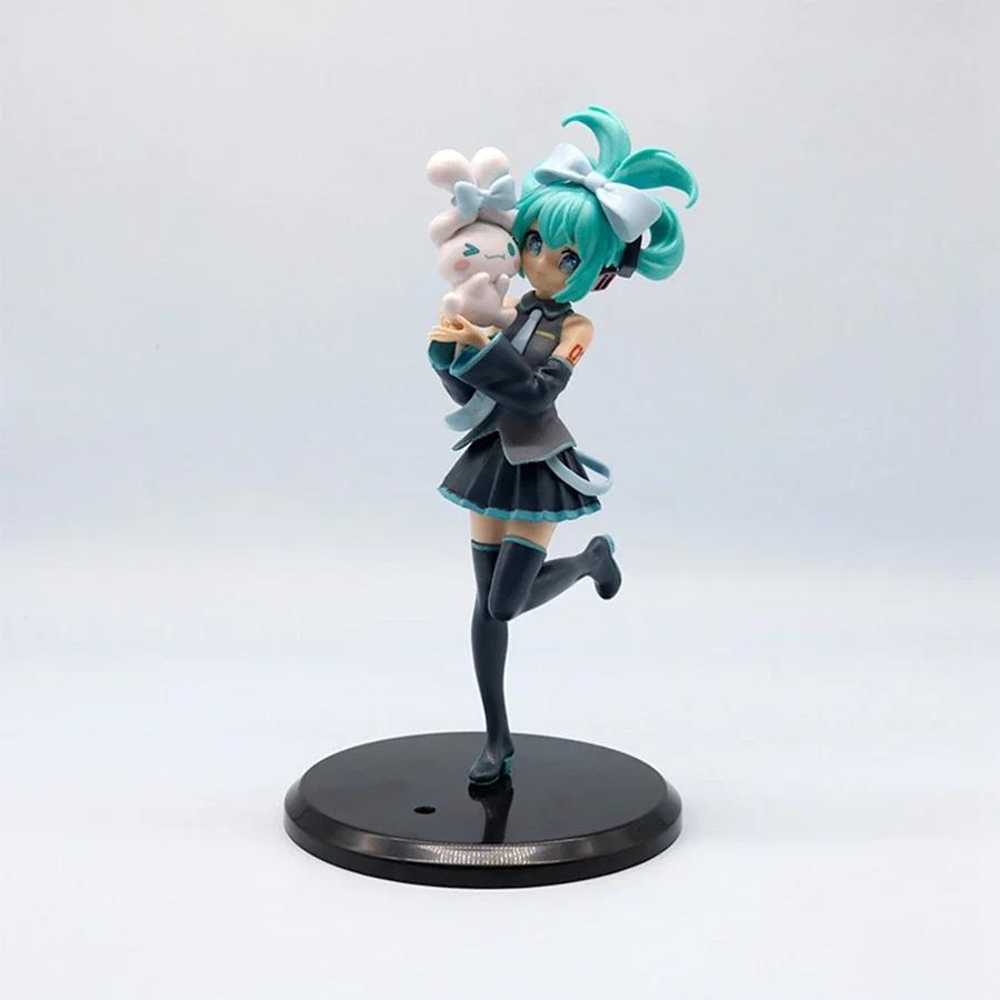1 Stück 20 cm / 7,87 Zoll Hatsune Miku X Cinnamoroll Anime Figur Kawaii Miku Action Figur PVC Erwachsenen Sammlermodell Puppen Spielzeug Geschenke