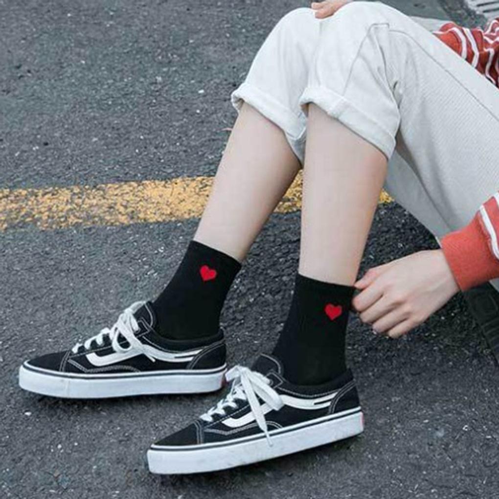 

20 Pairs of Heart Women s Mid-Calf Socks (Black) Fashion Socks