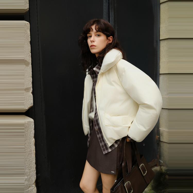 ELLE Fashionable Design Plaid Short Jacket With Drop Shoulder And 90% White Duck Down Women Outerwear EY52207