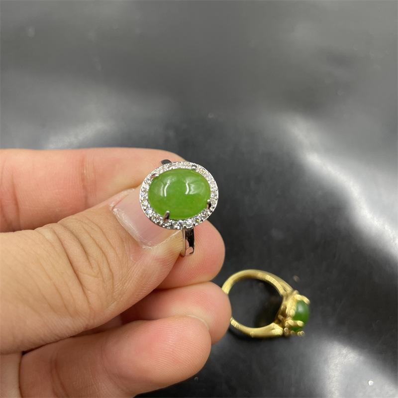 Women's Spinach Green Jade Ring with Vacuum Electroplating
