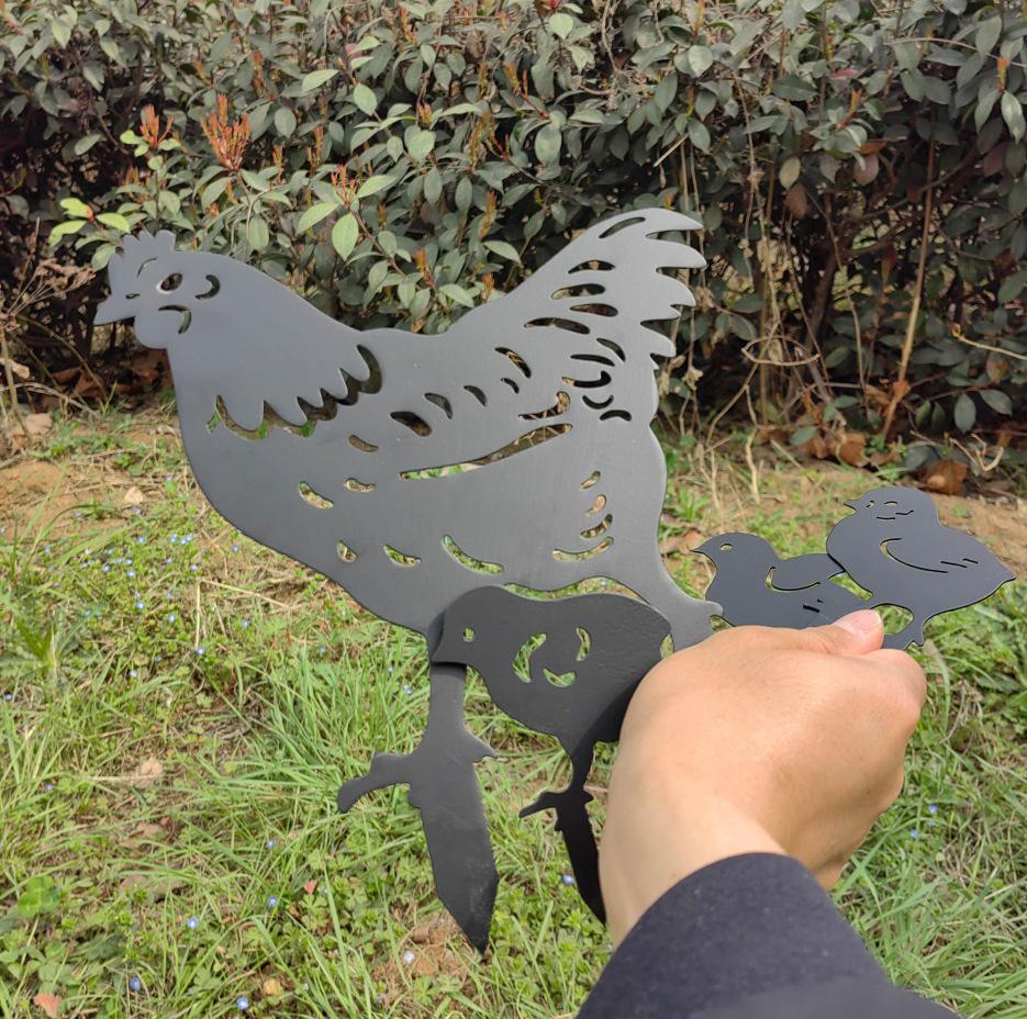 Creative Metal Hen and Chick Garden Decoration – Courtyard Chicken Family Lawn Ornament