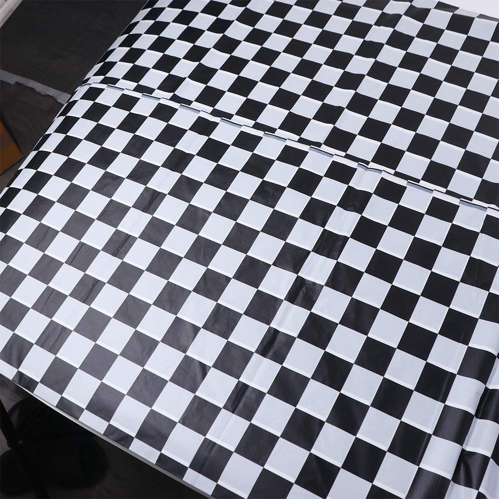 Schwarz-Weiß karierte Einweg-Tischdecke Rechteckige Kunststoff-Tischabdeckung Praktischer wasserdichter Tisch-Dekostoff
