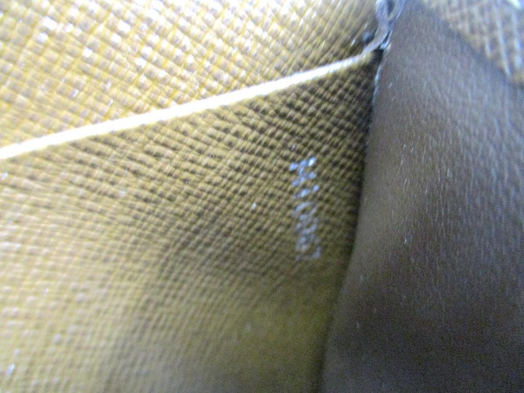 Authentic LOUIS VUITTON Taiga Dark Brown Leather Round Zip Wallet Travel Case #a856  Refurbished