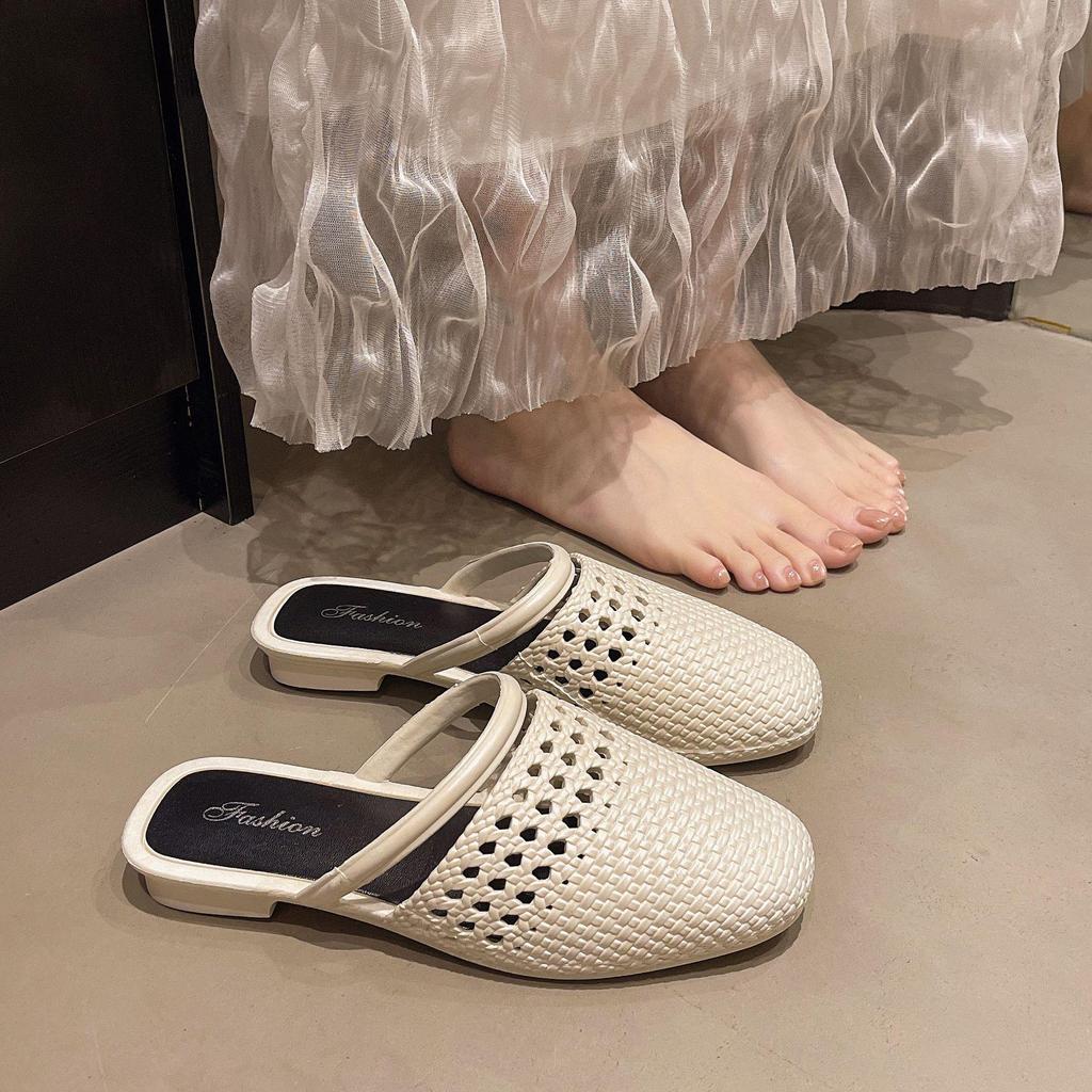 Sandály s nízkým podpatkem a otevřenou špičkou s výřezy v korejském stylu 2026